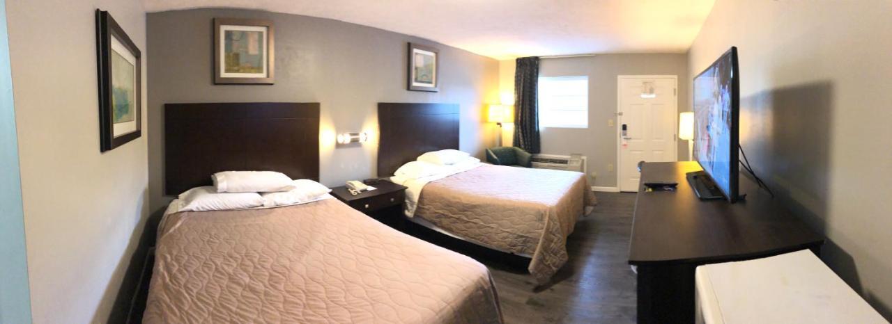 Motel Deerfield And - Fairview