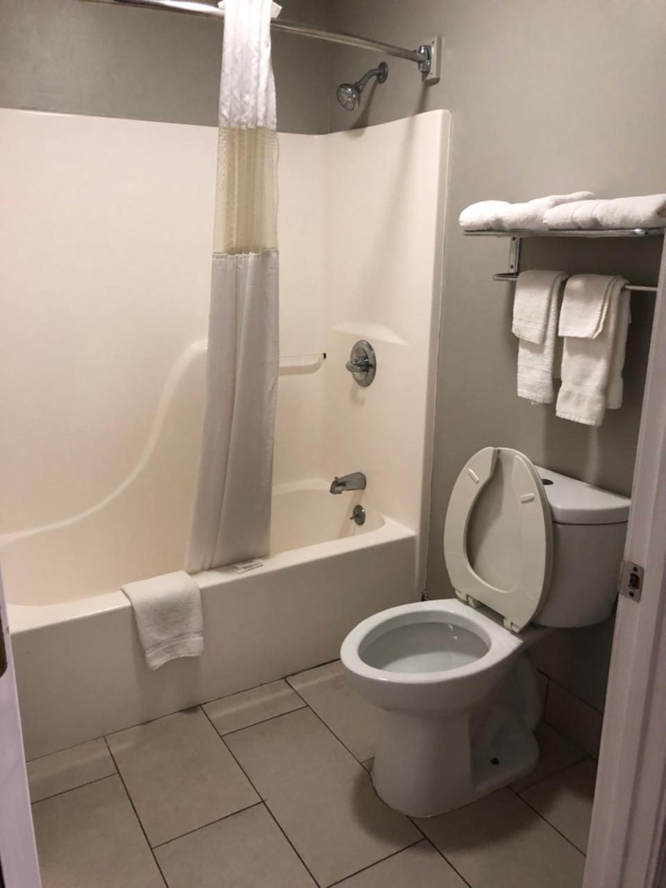 Motel Deerfield And -