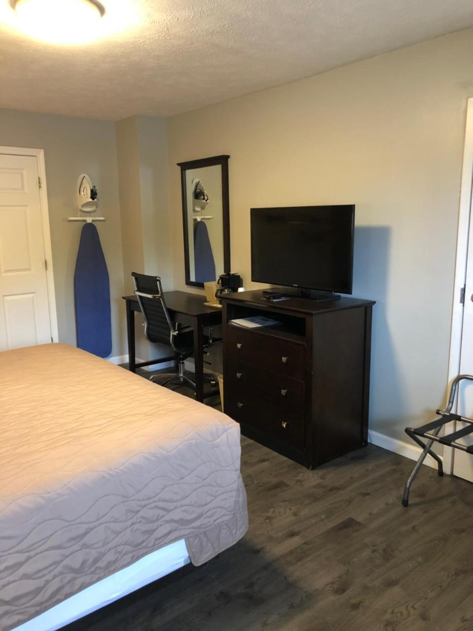 Motel Deerfield And -