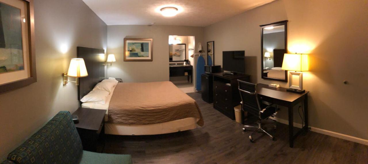 Motel Deerfield And - 2*