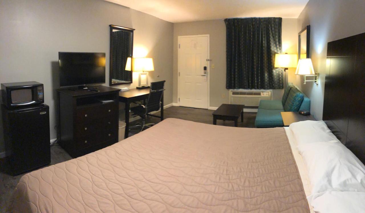 Motel Deerfield And - Fairview